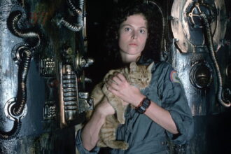 medium andmovpos ananyadesigns movie alien sigourney weaver original imaek mw snvvm q